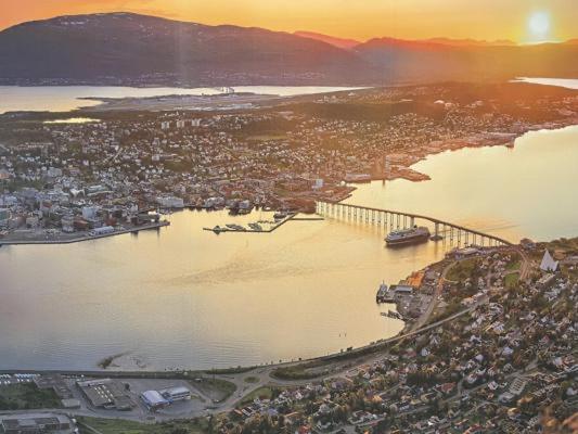Aurora Tromso Apartment Bagian luar foto